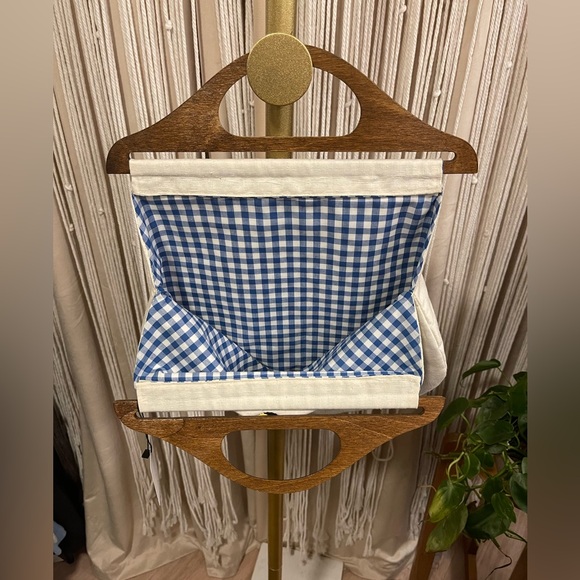 Mid-century vintage handmade purse w/ embroidered bird and wooden handle - Picture 4 of 12